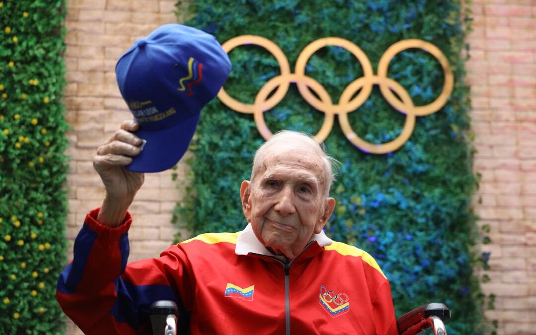 Julio César León se establece en el Olimpo