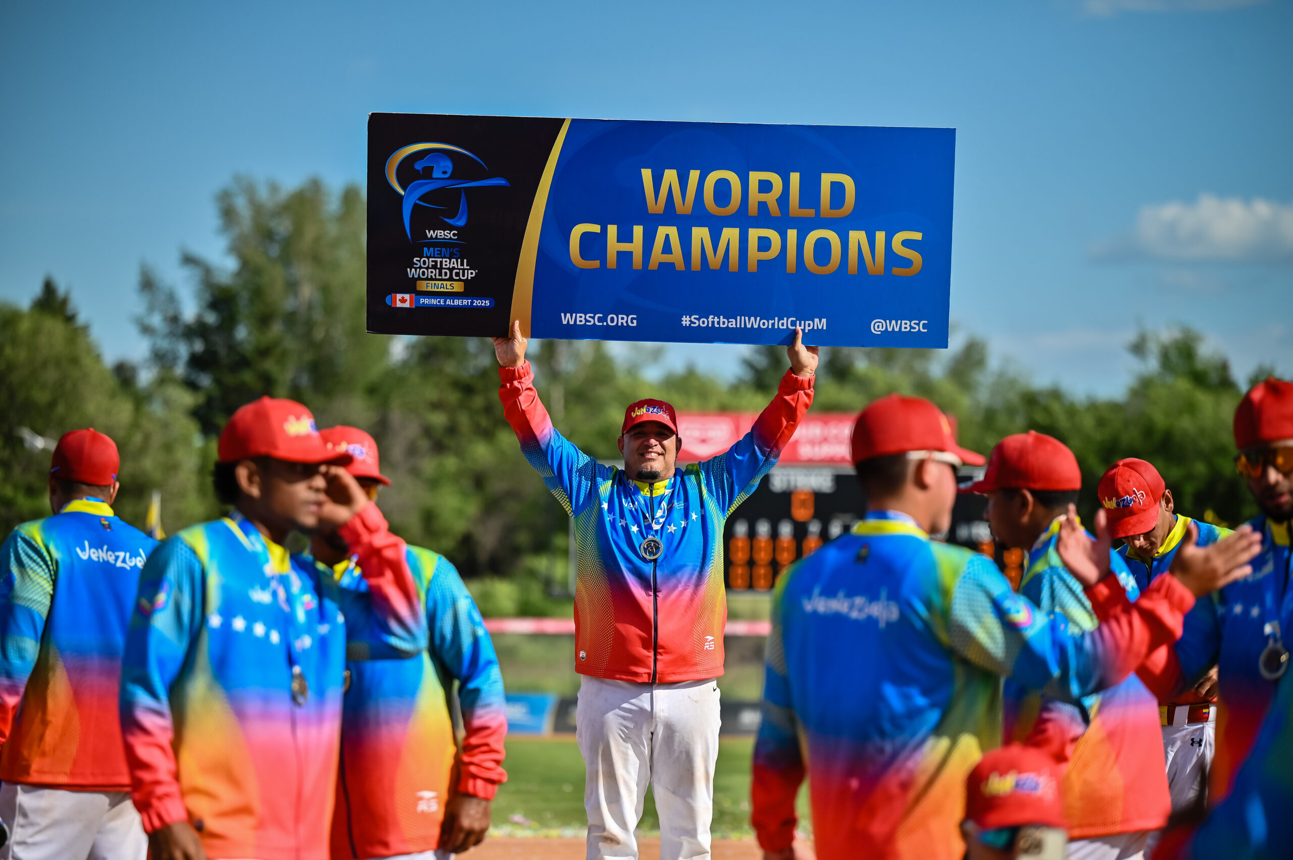 Rafael Flores Campeón Mundial de Softbol