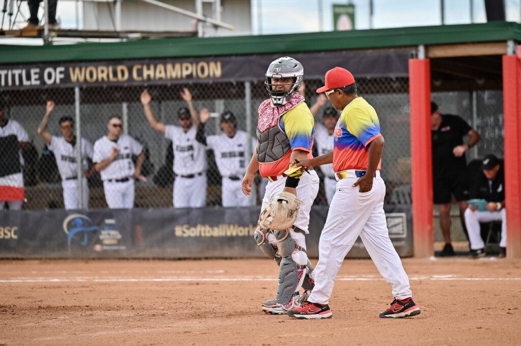 Rafael Flores y Ramón López en el Campeonato Mundial de Softbol