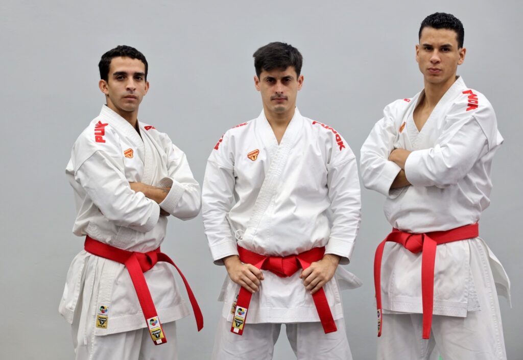 Miguel Galindo, Luis Rojas y Jorge Duran en el equipo de kata masculino.