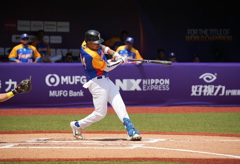 César Idrogo béisbol