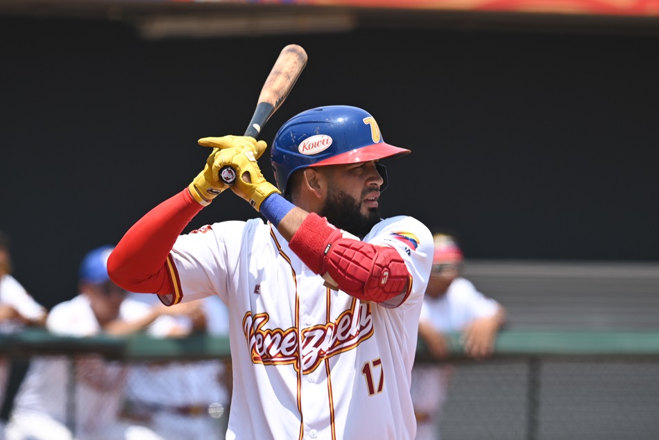 Venezuela domina con knockout a El Salvador en el Béisbol Bolivariano