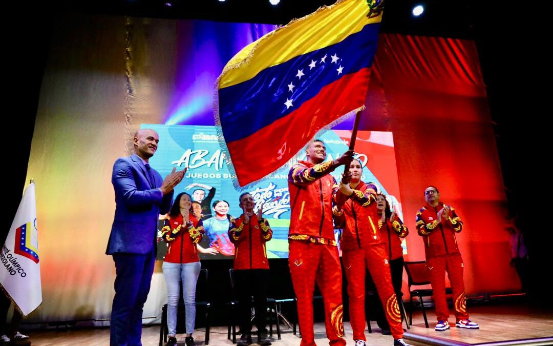 Venezuela entregó el pabellón nacional a Dakota Ferrer y Dennis Pérez