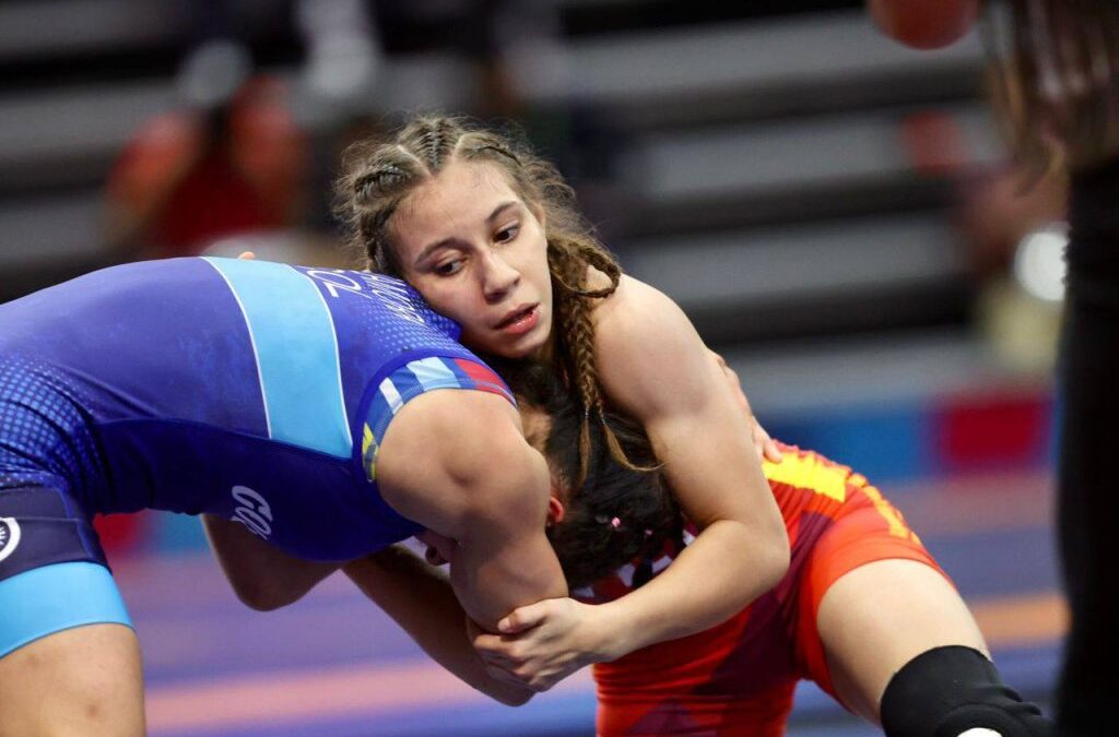 Asia Sánchez añadió tercer oro en lucha